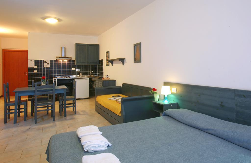 Residence Borgo San Sebastiano Bergeggi Szoba fotó